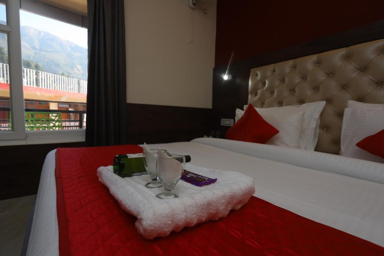 Hotel The Nest, Rooftop Cafe, Bonfire With A Sceneric Mountain View McLeod Ganj Exterior foto